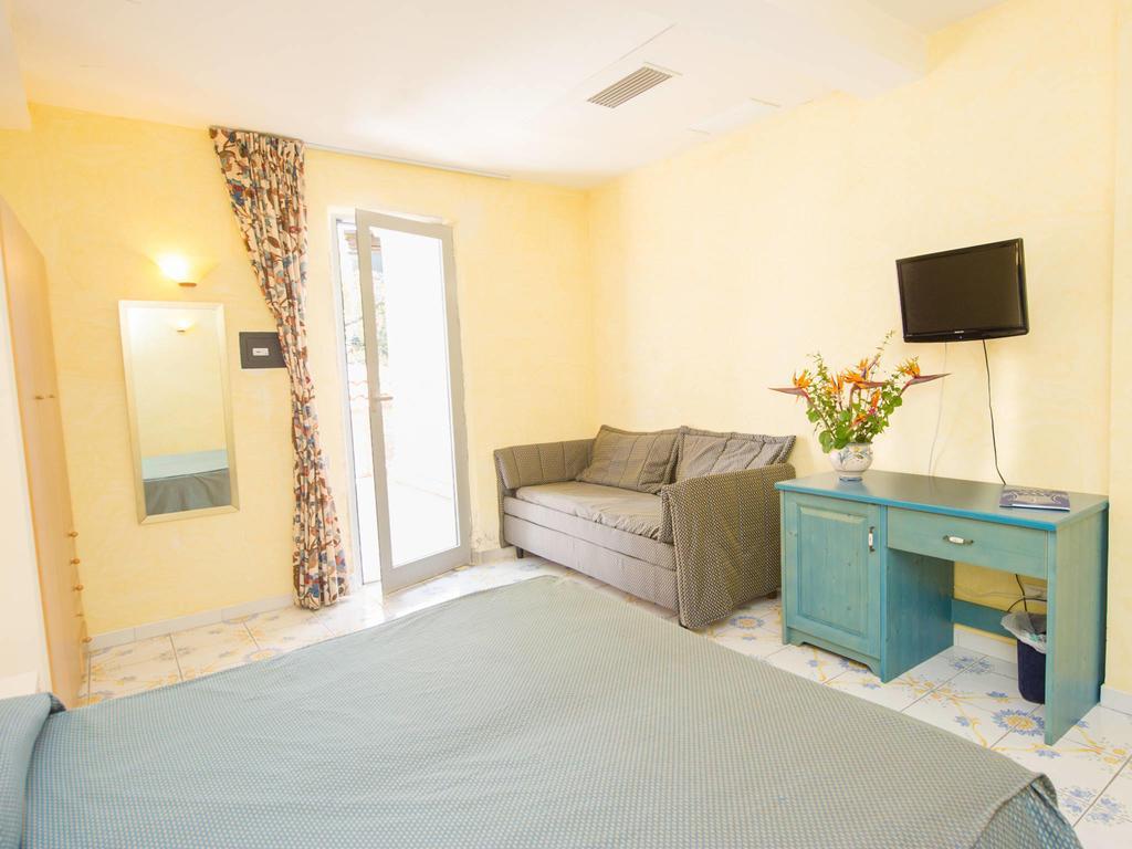 Hotel L'Approdo Casamicciola Terme Kültér fotó